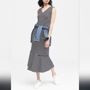 SALE! 💙Banana Republic Navy/White Stripe Flounce Knit Dress EUC - 6